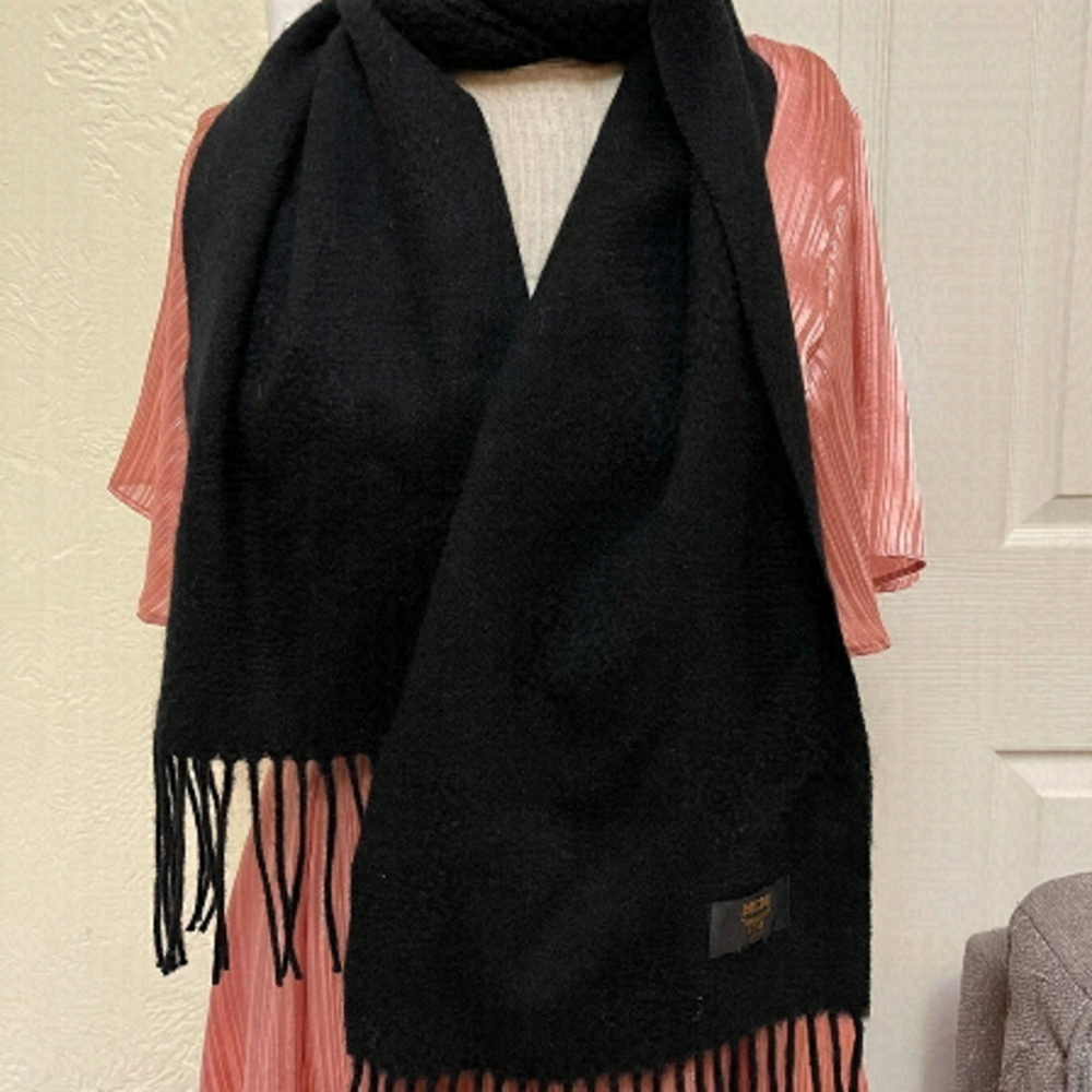 MCM classic scarf in black